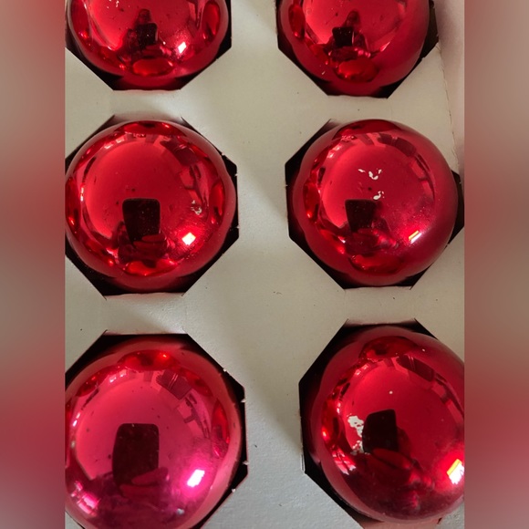 12 Vintage Red Glass Christmas Tree Balls/Ornaments Essex Franke Company USA - Picture 3 of 4